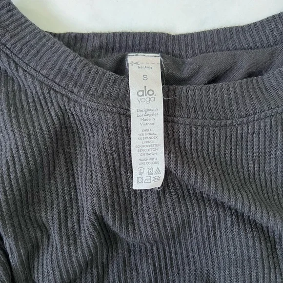 ALO Yoga Black Wrap Crop Top - Picture 6 of 7